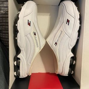 Tommy Hilfiger Sneakers Women’s size 7.5